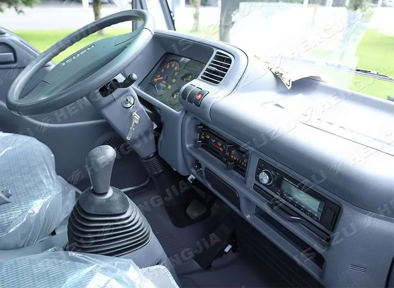 ISUZU NKR /M100