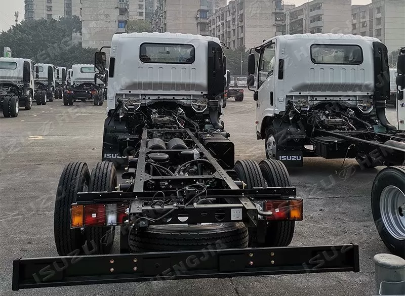 ISUZU NKR /M100