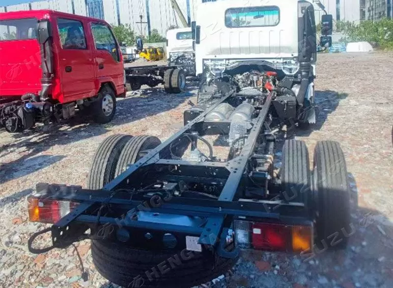 ISUZU NKR /M600