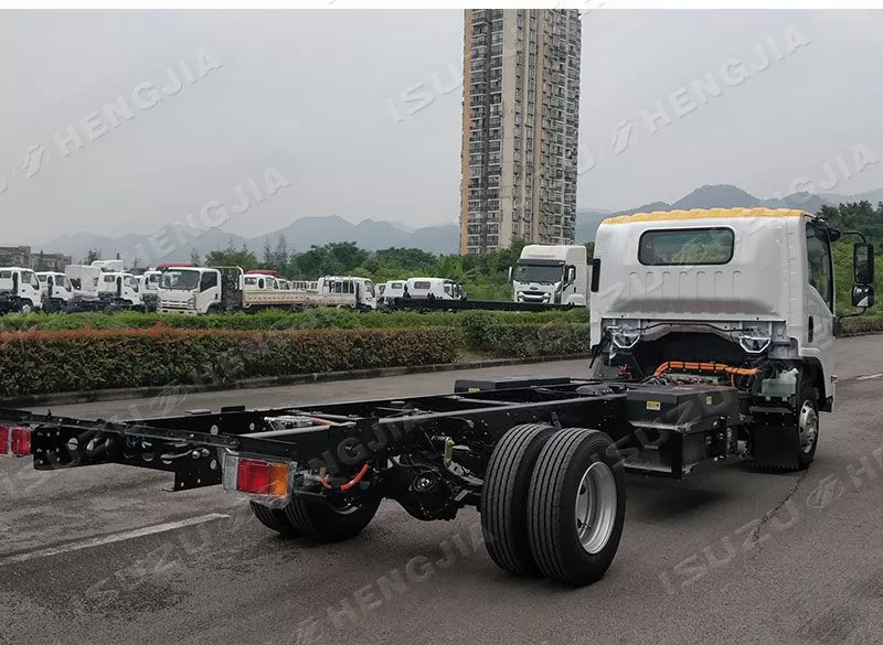 ISUZU NPR EV/EV700