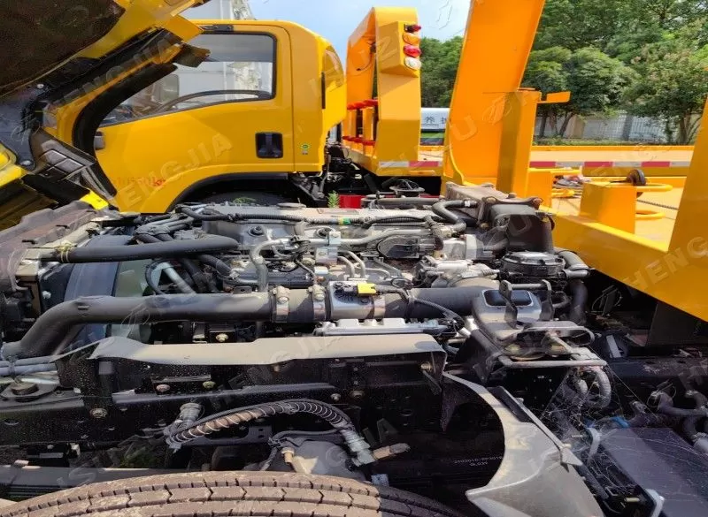 ISUZU NPR/700P wrecker