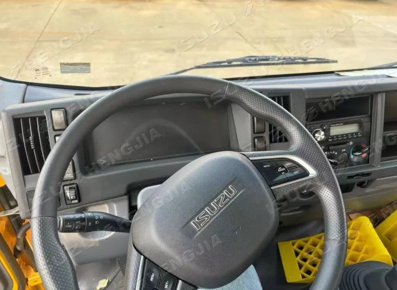 ISUZU NPR/700P wrecker