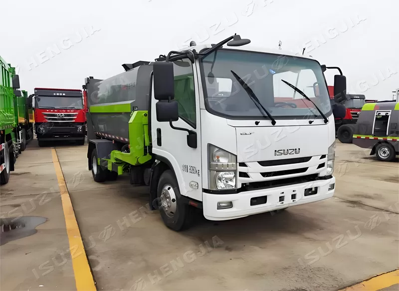 ISUZU NKR/KV100 Road Sweeper Truck