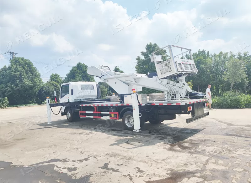 ISUZU NPR/700P Aerial Work Truck