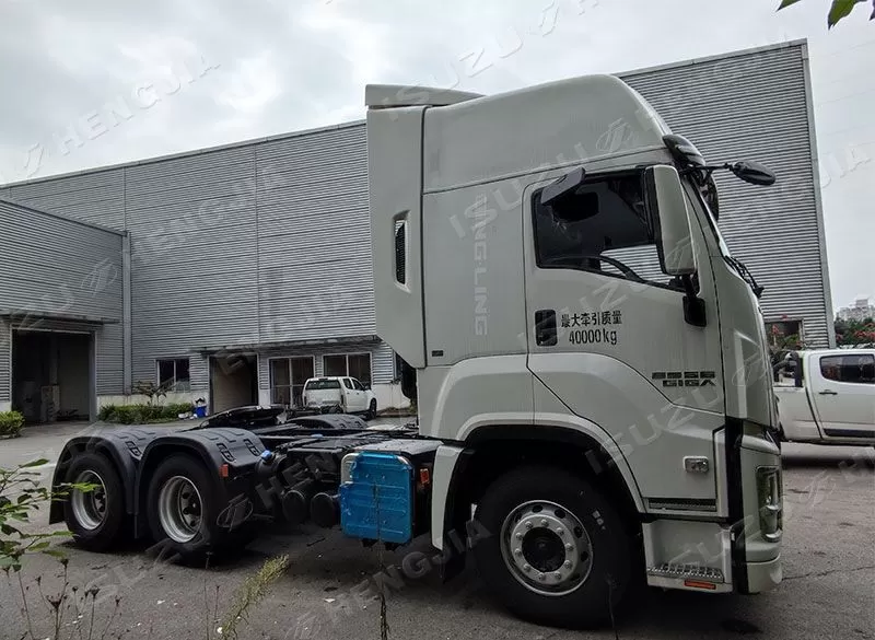 ISUZU GIGA TRATOR VC66 6×4