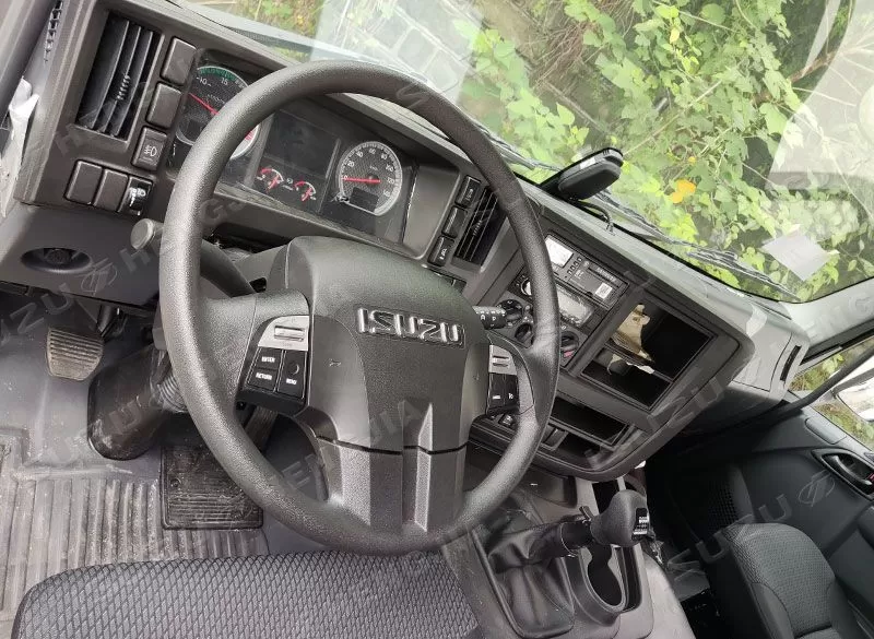 ISUZU GIGA TRATOR VC66 6×4